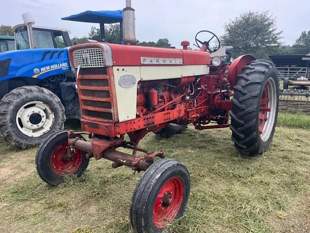 Image of Farmall 460 equipment image 1