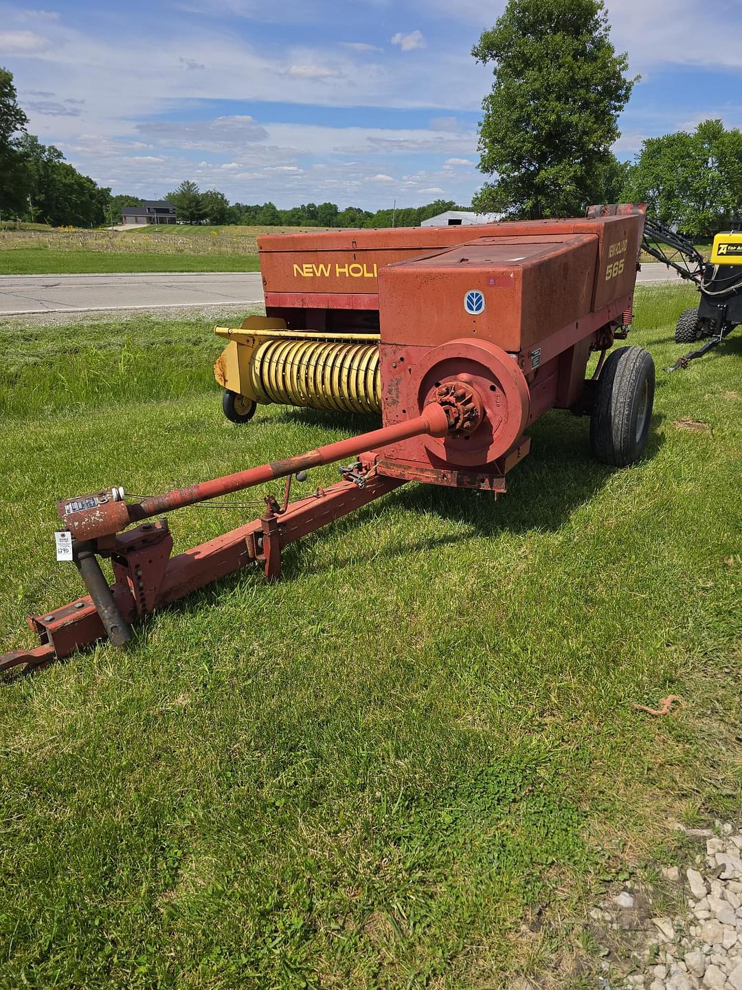 Image of New Holland 565 Primary image