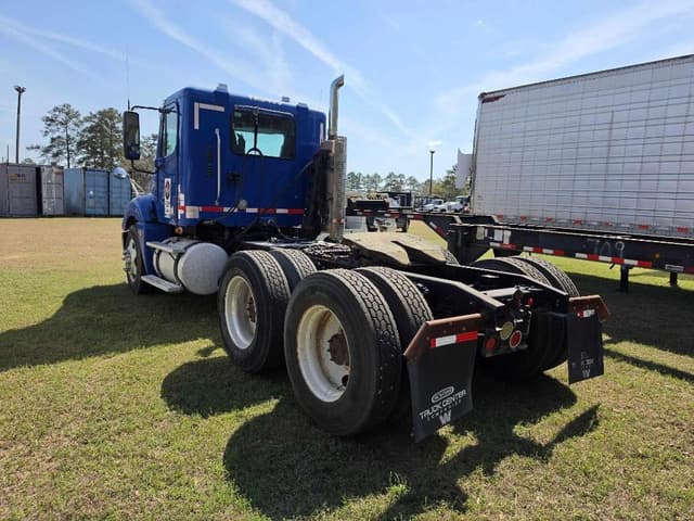 Image of Freightliner Detroit 60 equipment image 3