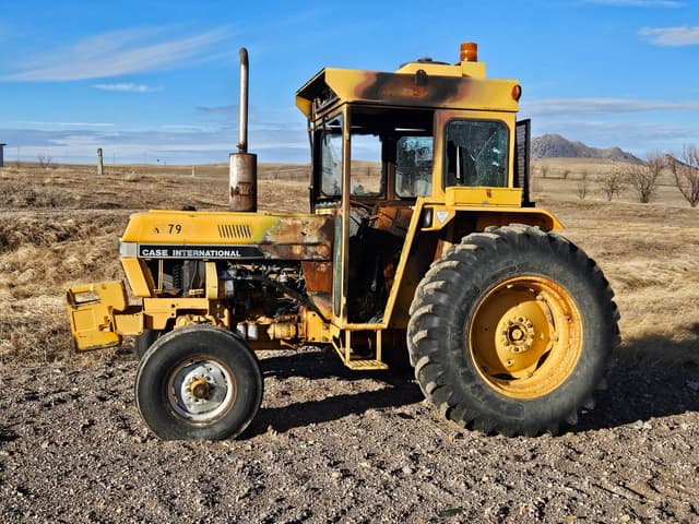 Image of Case IH 695 equipment image 2