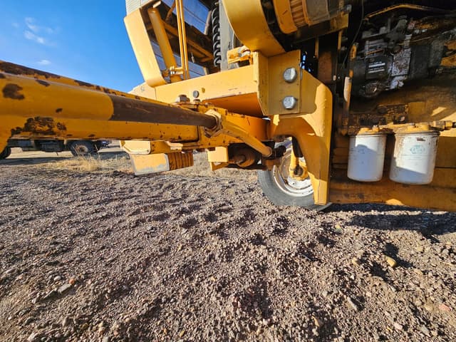 Image of Case IH 695 equipment image 4