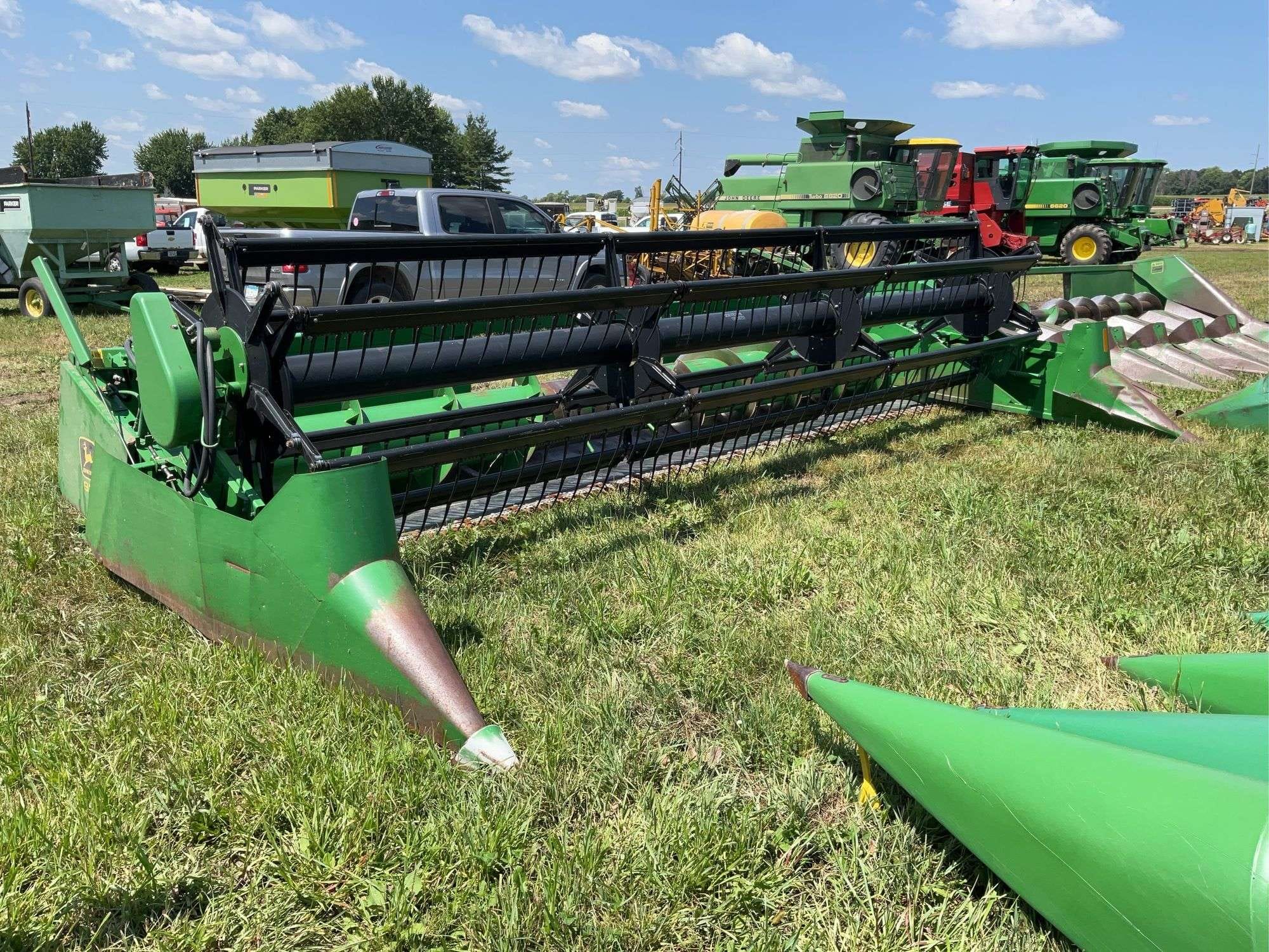 1990 John Deere 920 Equipment Image0