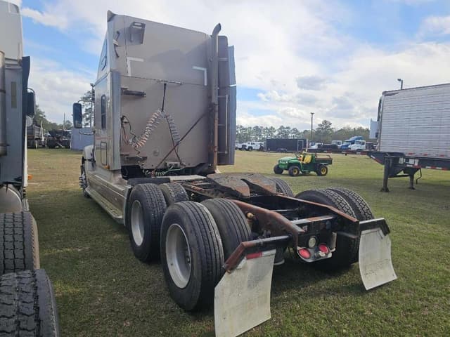 Image of Freightliner Detroit 60 equipment image 2