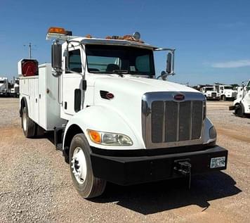 Main image Peterbilt 335