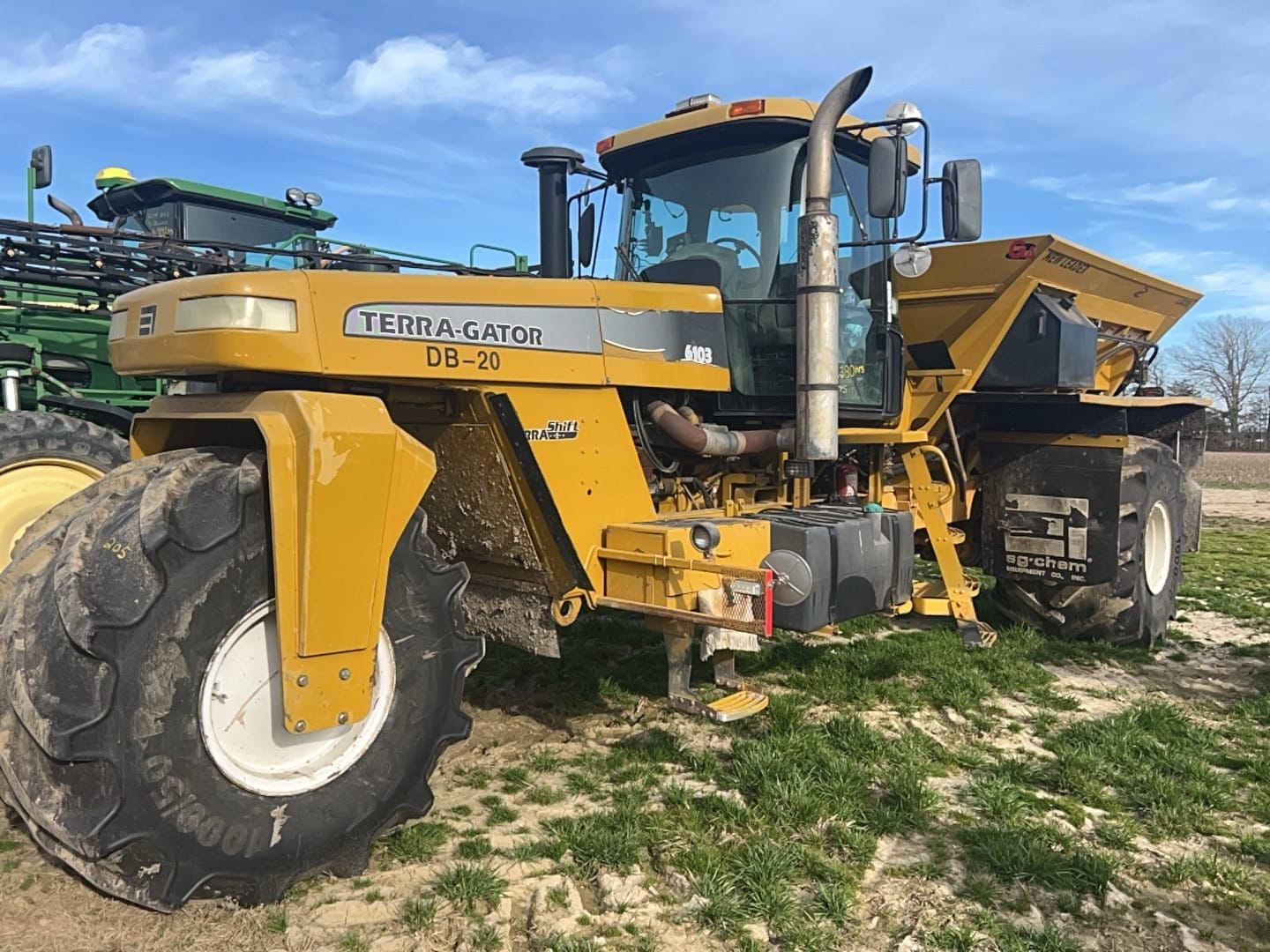 Terra-Gator 6103 Equipment Image0