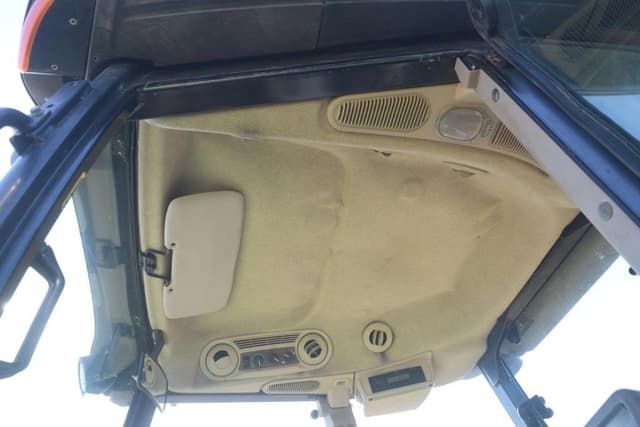 Image of John Deere 5100E equipment image 4