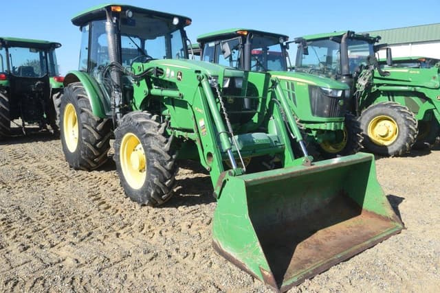 Image of John Deere 5100E equipment image 3