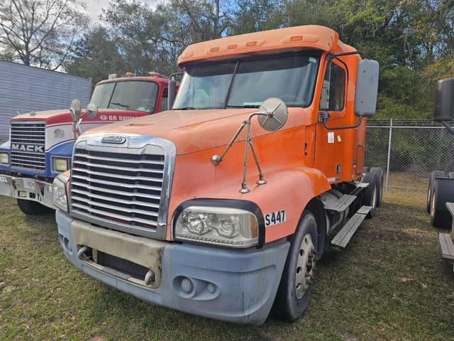 Image of Freightliner ST120 equipment image 1