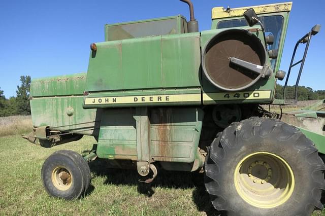 Image of John Deere 4400 equipment image 3