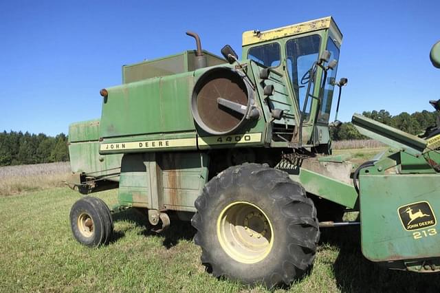 Image of John Deere 4400 equipment image 2