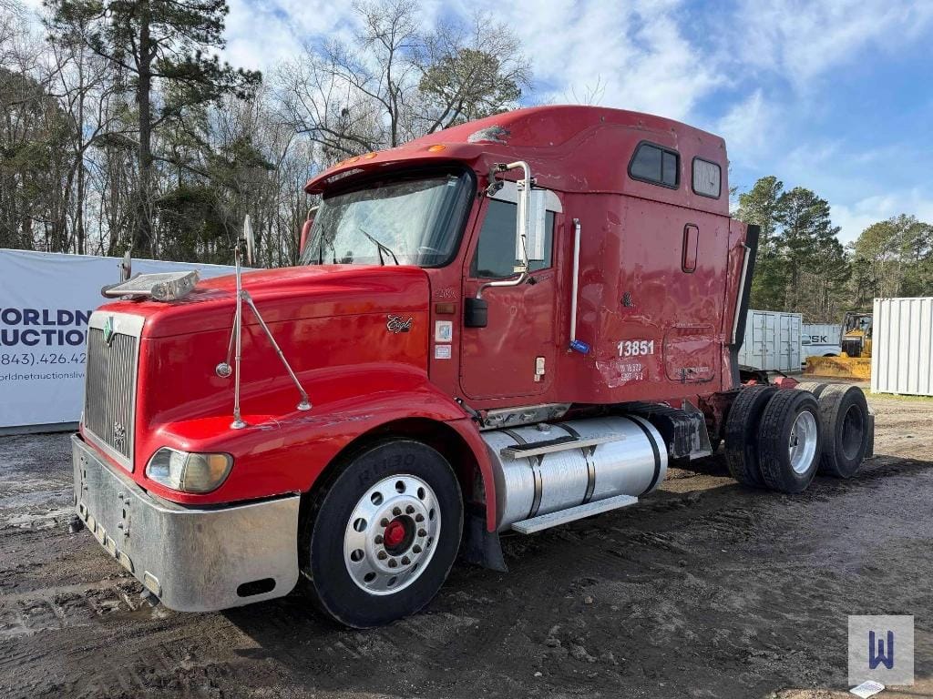 2001 International 9200i Equipment Image0