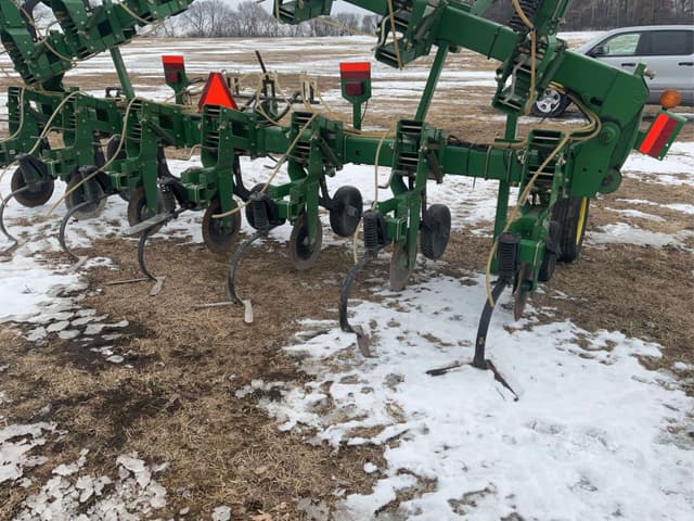 Image of John Deere 856 equipment image 3