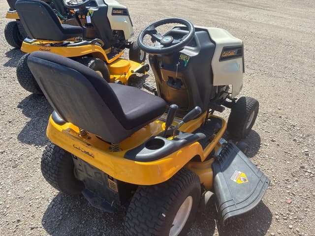 Image of Cub Cadet LTX1042KW equipment image 3