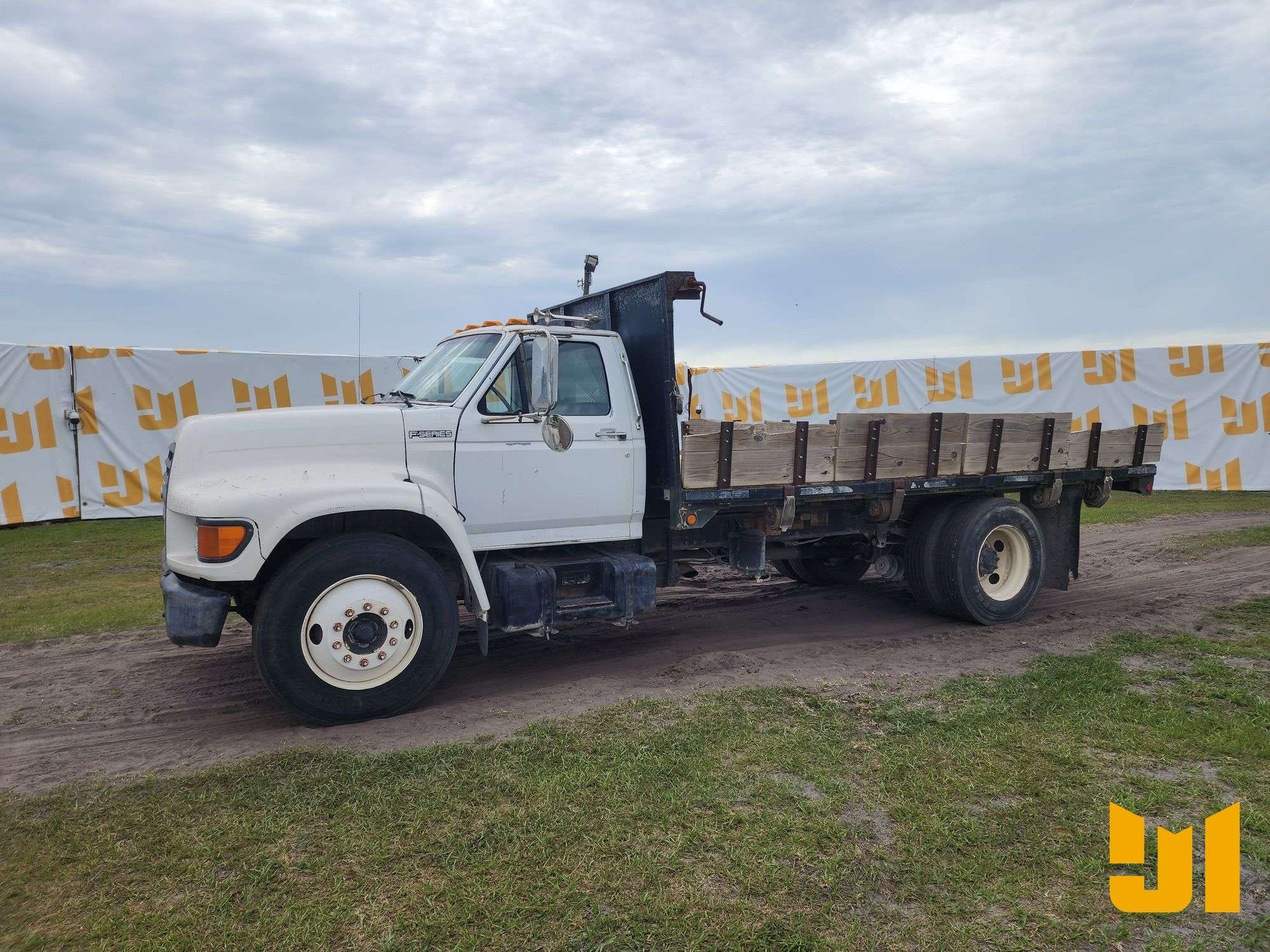 1999 Ford F-800 Equipment Image0