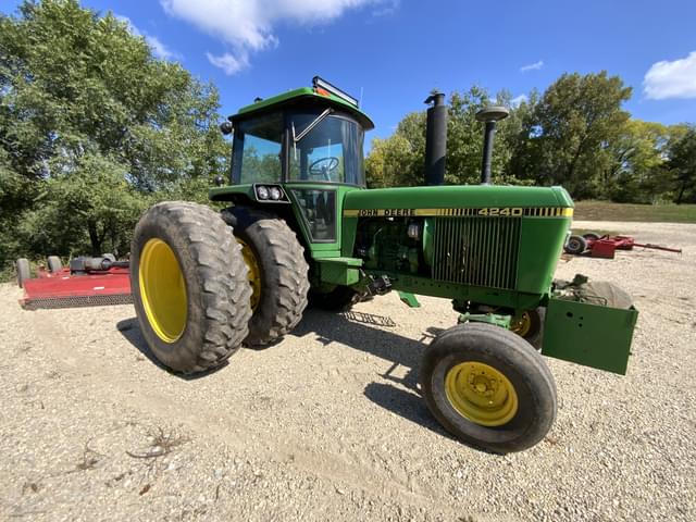 Image of John Deere 4240 equipment image 2