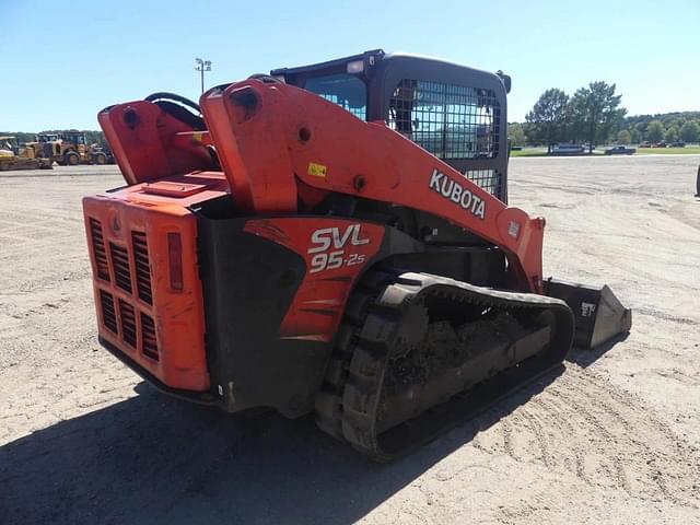 Image of Kubota SVL95-2S equipment image 2