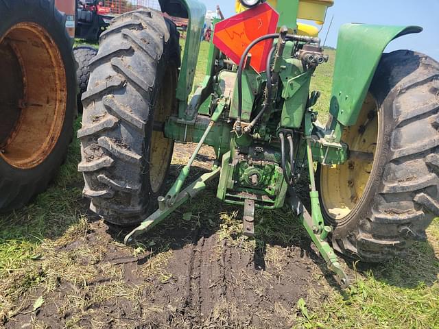 Image of John Deere 3020 equipment image 4