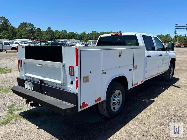 Image of Chevrolet 2500HD equipment image 3