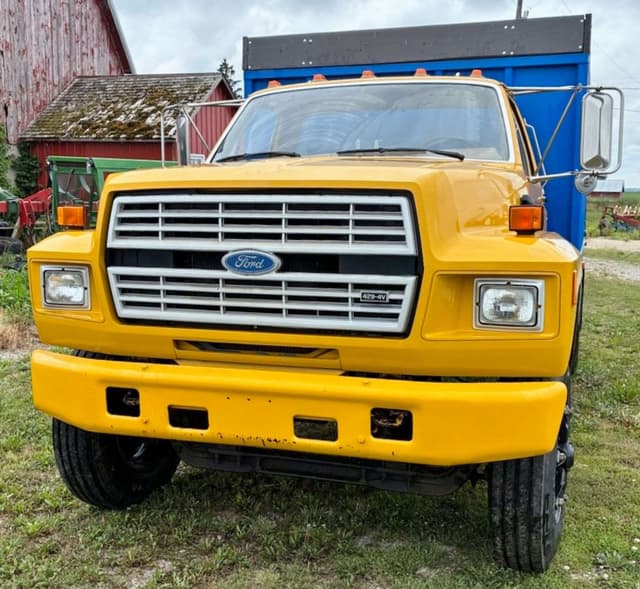 Image of Ford F-800 equipment image 3