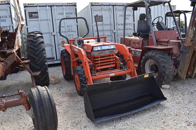 Image of Kubota L2500 equipment image 1