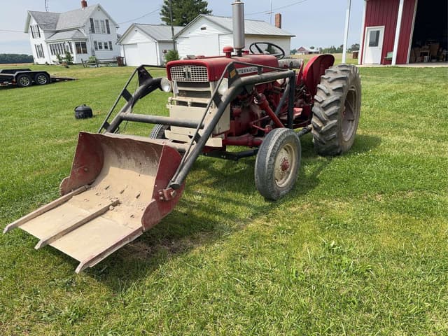 Image of International Harvester 340 equipment image 3