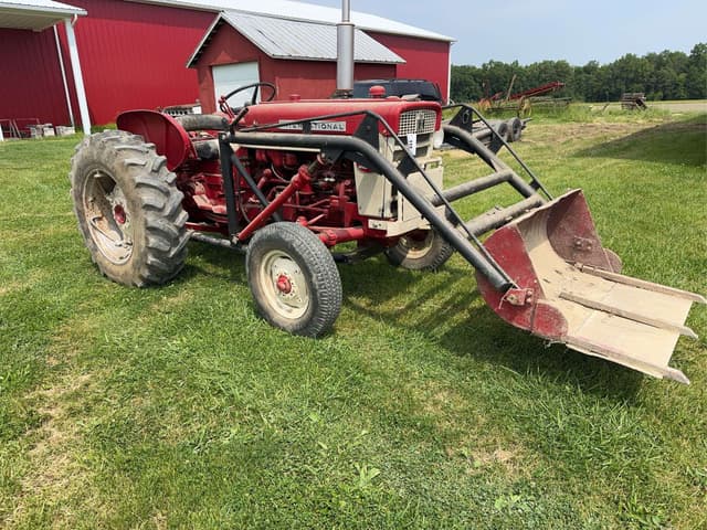 Image of International Harvester 340 equipment image 2