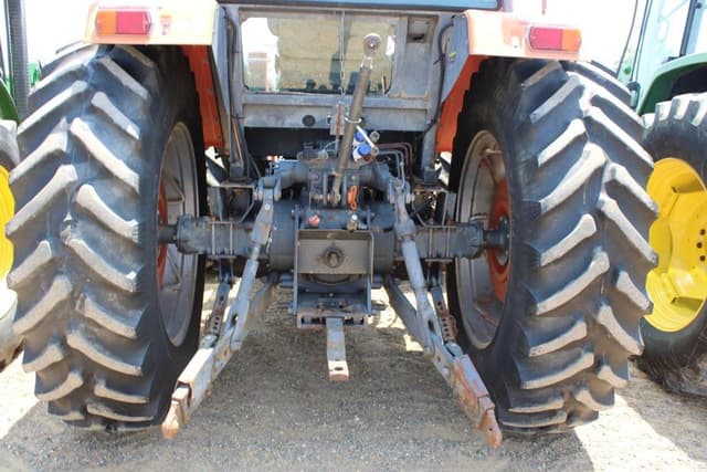 Image of Kubota M120 equipment image 1