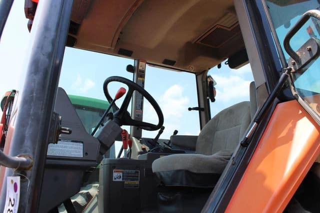 Image of Kubota M120 equipment image 2