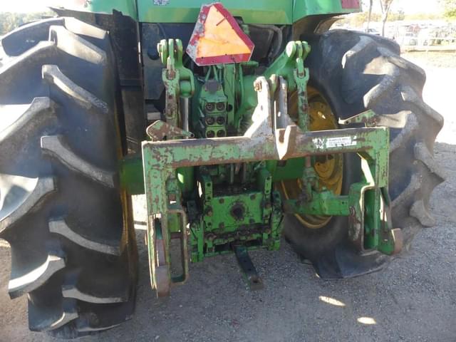 Image of John Deere 7610 equipment image 4