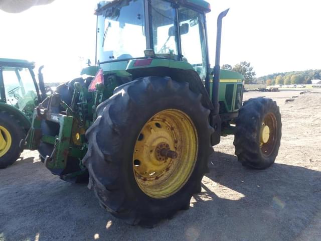 Image of John Deere 7610 equipment image 3