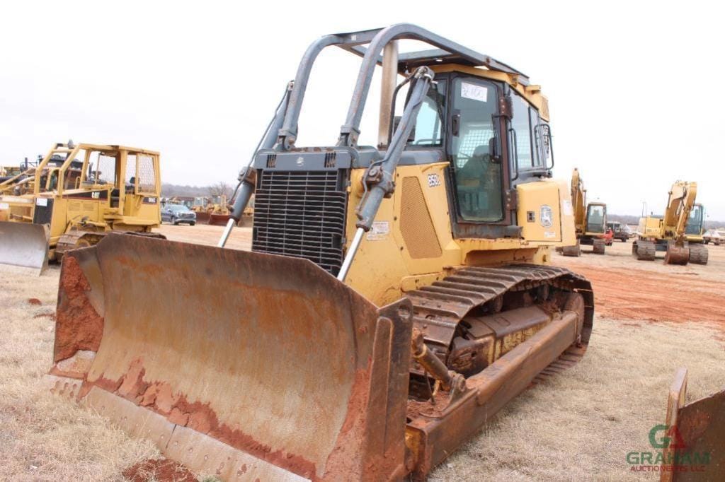2005 John Deere 850J Equipment Image0