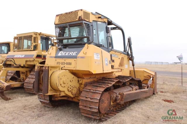 Image of John Deere 850J equipment image 2