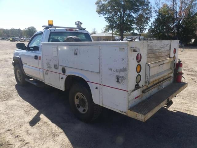 Image of Chevrolet 2500HD equipment image 3