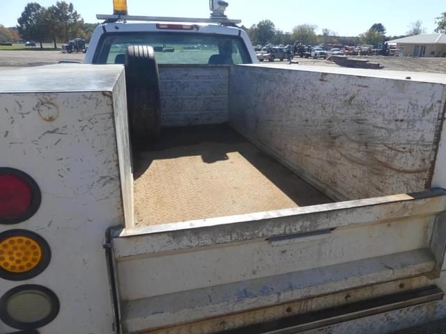 Image of Chevrolet 2500HD equipment image 4