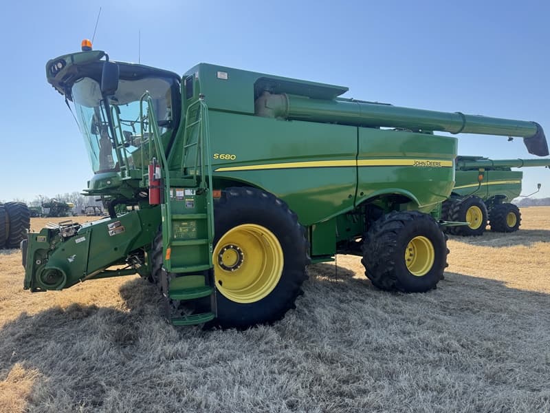 Image of John Deere S680 Primary image