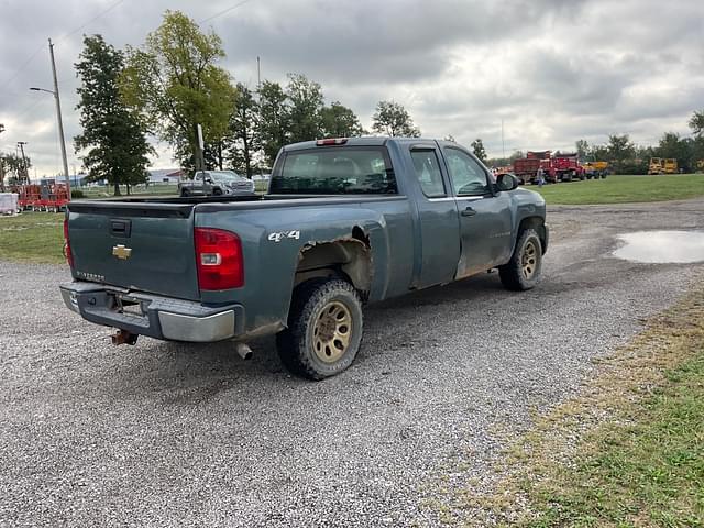 Image of Chevrolet Silverado equipment image 4