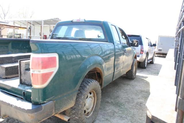 Image of Ford F-150 equipment image 2