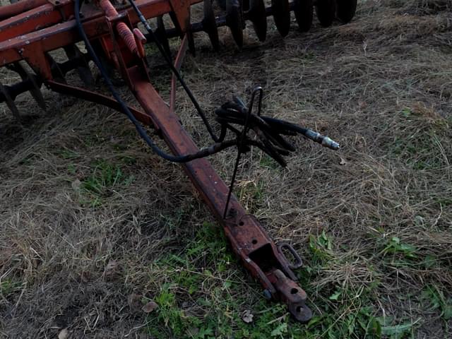 Image of Massey Ferguson 620 equipment image 3