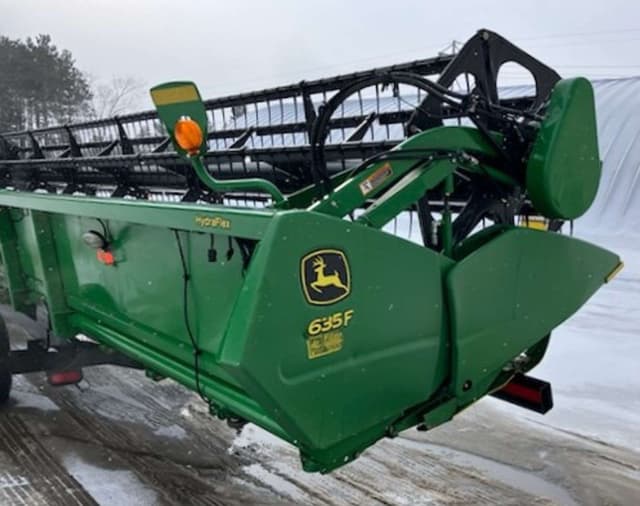 Image of John Deere 635F equipment image 2
