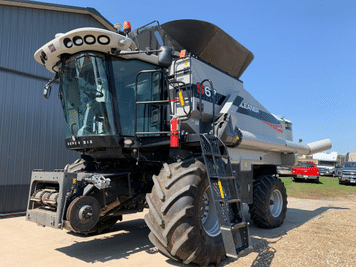 Main image Gleaner S67