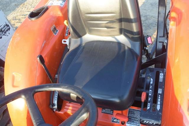 Image of Kubota L2501 equipment image 4