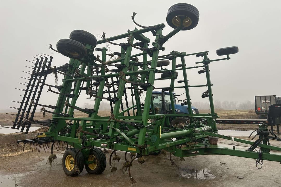 Image of John Deere 2210 Image 0