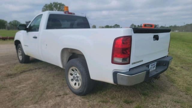 Image of GMC 1500 equipment image 2