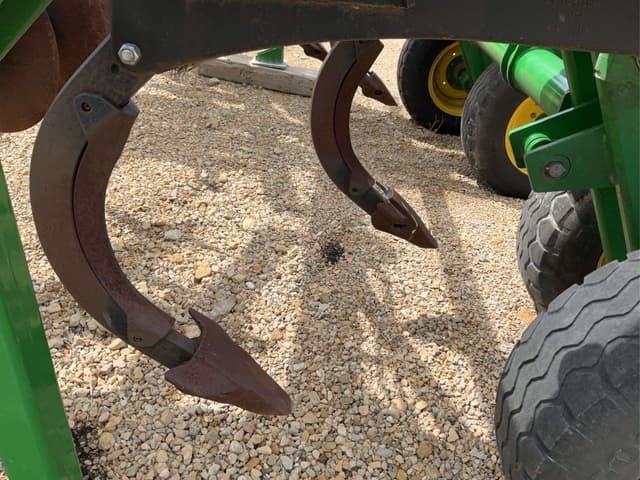 Image of John Deere 2720 equipment image 4