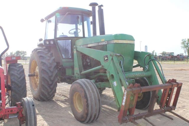 Image of John Deere 4440 equipment image 3