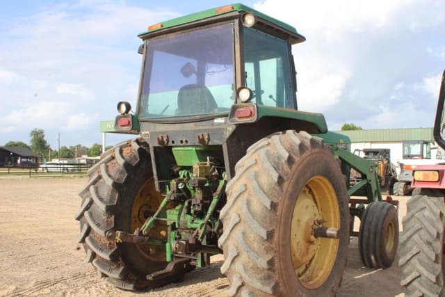 Image of John Deere 4440 equipment image 2