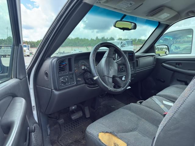 Image of Chevrolet 1500 equipment image 4