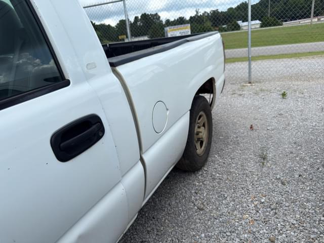 Image of Chevrolet 1500 equipment image 3