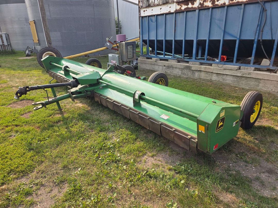 Image of John Deere 220 Primary image