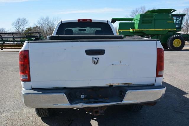 Image of Dodge Ram 2500 equipment image 3